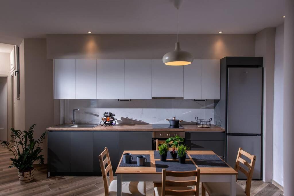 Archipelagos Apt In The Heart Of The City 이라클리온 외부 사진