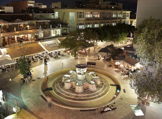 Archipelagos Apt In The Heart Of The City 이라클리온 외부 사진